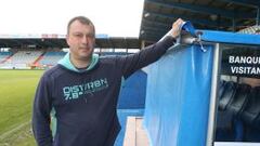 Jos&eacute; Manuel D&iacute;az, entrenador de la Ponferradina en el estadio del Toralin.