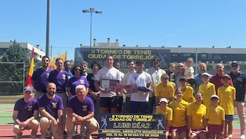Foto de familia en la entrega de trofeos del II Torneo de Tenis Ciudad de Torrejón Luis Díaz del Circuito IBP Tenis Pro