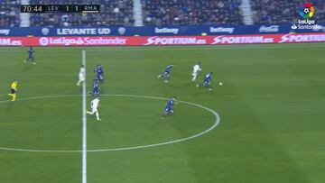 ¿Hay alguien más rápido que él ahora mismo? Vinicius en modo Bolt...