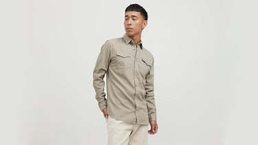 No busques más, si está de moda es por algo: la camisa de algodón de Jack & Jones que está triunfando este otoño 