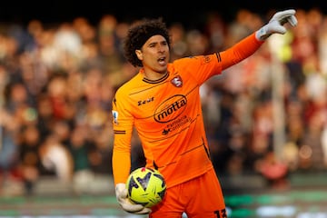 Guillermo Ochoa of US Salernitana 