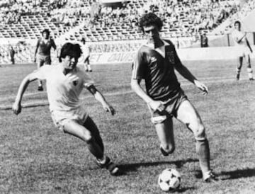 Manuel Pellegrini jug&oacute; 26 partidos con la camiseta de la Universidad de Chile ante Colo Colo.