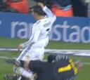 Iturralde no ve un penalti de Valdés a Cristiano Ronaldo