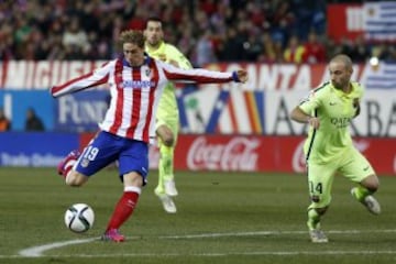 1-0. Fernando Torres marcó el primer tanto.