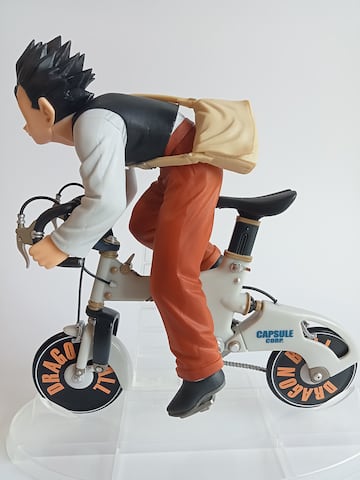 Figura de Gohan en bicicleta por Banpresto