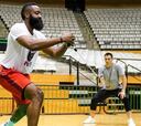 James Harden se entrena en el pabellón del Joventut