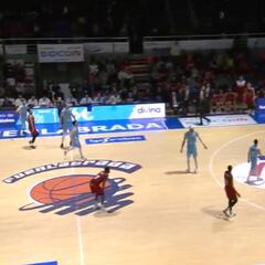 Pako Cruz se viste de Llull: triple a solo 1 segundo, 20 metros y para forzar la prorroga