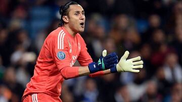 Casilla entra al paso por Keylor: "Siempre está callando bocas"