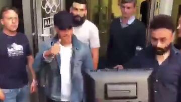 Alexis terminó los exámenes médicos y recibió gran ovación