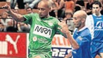 <b>IGUALDAD. </b>MRA y Armiñana empataron en un gris partido.