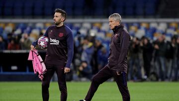 Eder Sarabia junto a Quique Setién.