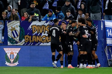 El Almería chapotea en la crisis