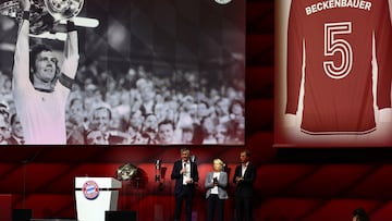 Homenaje del Bayern de Múnich a Frank Beckennauer.
