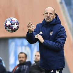 Krznar: "La clave será cerrar los espacios a Gerard Moreno"