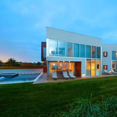 La increíble mansión de 18M que Rihanna quiere para pasar el verano