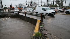 Lluvia y riesgo de inundaciones en Santiago: meteorólogo advierte que “ya estamos en el rango peligroso”