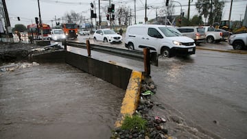 Activan alerta amarilla por lluvias en la Región Metropolitana: qué significa y cuáles son los riesgos en Chile