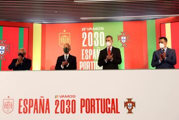 El primer ministro de Portugal, Antonio Costa; el presidente de la Rep¨²blica de Portugal, Marcelo Rebelo de Sousa; S.M el rey Felipe VI y el presidente del Gobierno de Espa?a, Pedro S¨¢nchez.