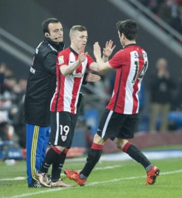 Muniain entré al campo por Susaeta.