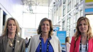 <b>DESEMBARCO EN QUEBEC. </b>Ana Botella, alcaldesa de Madrid, flanqueda por Theresa Zabell, vicepresidenta del COE, y por Patricia Lázaro, secretaria del Grupo Municipal del Ayuntamiento de la capital de España.