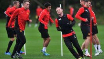 Ferdinand, Vidic, Welbeck y Cleverley no se entrenan