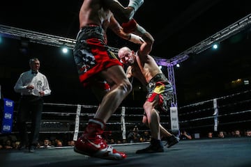 Marc "La Guerra" Vidal y Kiko "La Sensación" Martínez durante la pelea
