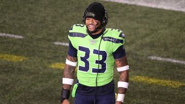 Con tan solo un año en Seattle, Adams no se encontraba cómodo con su situación contractual y los Seahawks resolvieron el conflicto a billetazos.