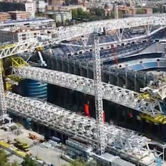 El espectacular izado de la megacercha longitudinal: el nuevo Bernabéu está de camino