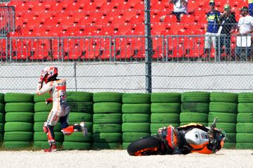 Caída de Marc Márquez en la clasificación del Gran Premio de San Marino. 