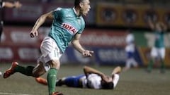 Post temporada campeonato 2015 - 2016.
 El jugador de Audax Italiano Diego Vallejos, celebra su gol contra Universidad Catolica durante el partido de primera divisi&oacute;n en el estadio Bicentenario de La Florida.
 Santiago, Chile.