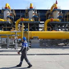 ¿Cuánto gas suministra Rusia a Europa y cuánto cobra Ucrania por el paso de los gasoductos?