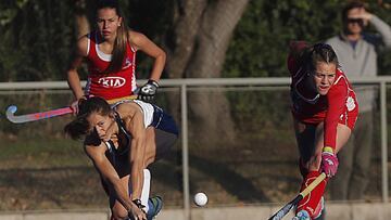 Santiago 18 de junio 2017.
 Hockey Cesped Femenino Las Diablas se despiden de su hinchada antes de viajar al Mundial en Sudafrica, con encuentro frente a Uruguay.
 Karin Pozo/Photosport