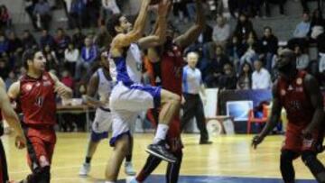 Nelson Kirksey anota para Osorno en su victoria sobre Los Leones.