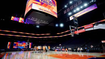 PHOENIX, ARIZONA - JULY 19: Members of Team WNBA huddle during a WNBA All-Star Game team practice at Footprint Center on July 19, 2024 in Phoenix, Arizona. NOTE TO USER: User expressly acknowledges and agrees that, by downloading and or using this photograph, User is consenting to the terms and conditions of the Getty Images License Agreement. Alex Slitz/Getty Images/AFP (Photo by Alex Slitz / GETTY IMAGES NORTH AMERICA / Getty Images via AFP)