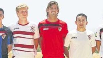 <b>IMPACTANTE. </b>Jesuli, Aitor Ocio, David Castedo, Alfaro y Poulsen fueron los modelos elegidos para lucir las nuevas equipaciones.