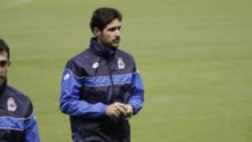 V&iacute;ctor, durante el entrenamiento del Deportivo para preparar el partido de dieciseisavos de final de Copa del Rey frente al Llagostera