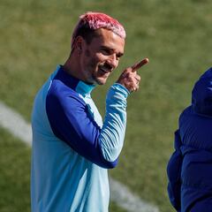 El motivo por el que Griezmann se tiñó el pelo de rosa
