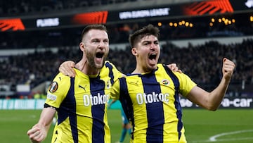 Mourinho, a octavos en un partido marcado por la polémica