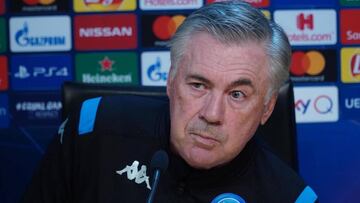 Carlo Ancelotti habla en la rueda de prensa previa al partido de Champions League entre el SSC Napoli y el KRC Genk.