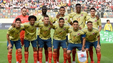 Jugadores de la Selecci&oacute;n Colombia antes del amistoso ante Per&uacute; en Lima