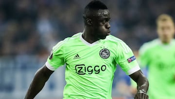 Barcelona eye up Ajax central defender Davinson Sánchez