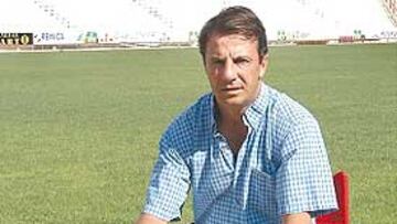 "No es normal que a nuestros centrales les saquen tarjeta muy pronto y a los rivales casi al final"