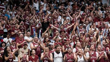 Imagen de la afición letona en el Indonesia Arena de Yakarta durante su partido ante Francia.