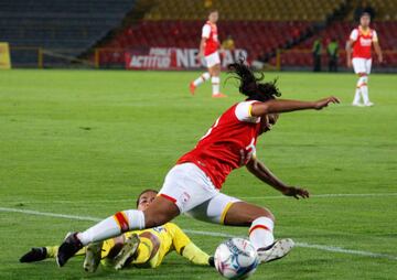 Las Leonas golearon ante 10.000 aficionados que llegaron a El Campín.