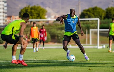 El Almería digiere un 4-4 inédito en su historia