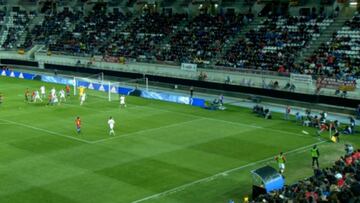 Asensio se contagia de Kroos poniendo córners: milimétrico