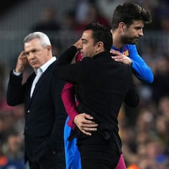 Piqué, sustituido por molestias musculares en el minuto 28