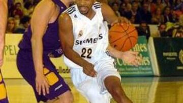 <b>DIRECTOR.</B> Bullock ha vuelto a poner las ideas y los puntos en el Real Madrid.