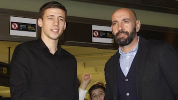 Clément Lenglet en su llegada a Sevilla.