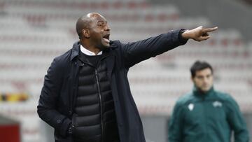 Soccer Football - Europa League - Group C - OGC Nice v Bayer Leverkusen - Allianz Riviera, Nice, France - December 3, 2020 OGC Nice coach Patrick Vieira reacts REUTERS/Eric Gaillard